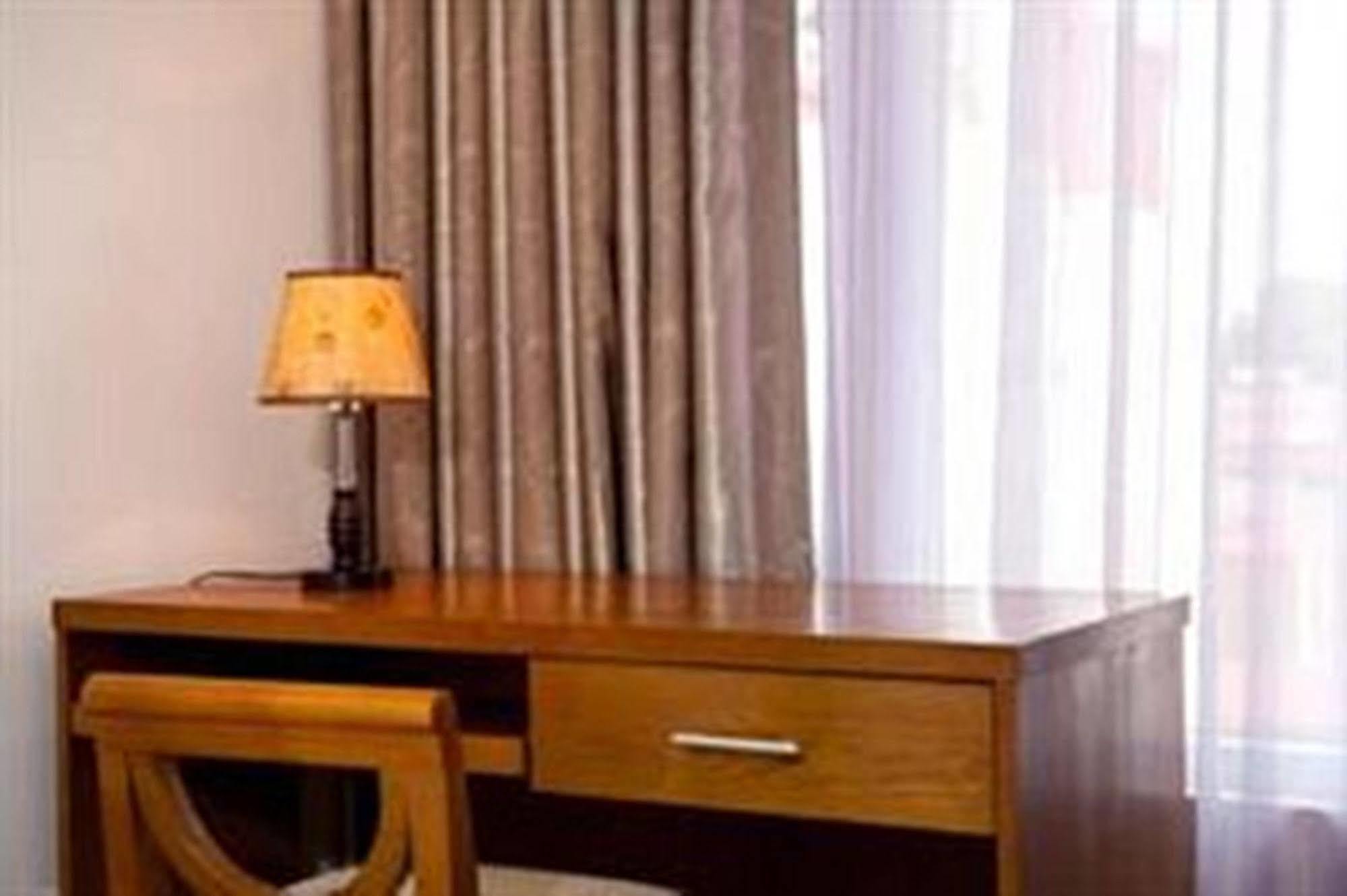 Lam Bao Long Hotel Hue Exterior foto